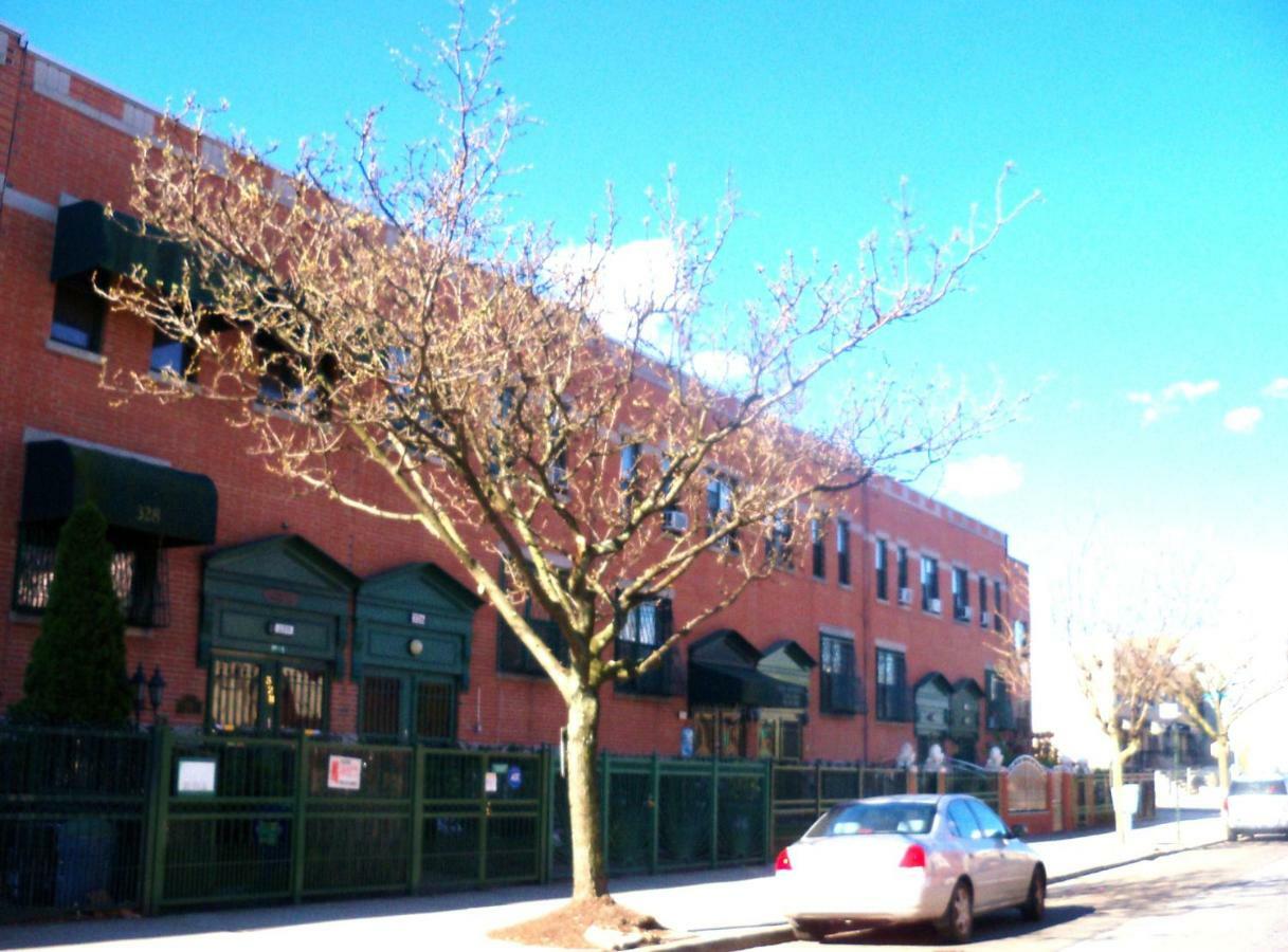 Two Bedrooms Apartment Manage And Supervise By Host Endless Features Amenities Dishwasher Washer Dryer Best Wifi Internet Services By Verizon Fios 960 Upload 960 Download Bi Monthly Free Housekeeping Services Huge 10000 Square Footage Nova York Exterior foto